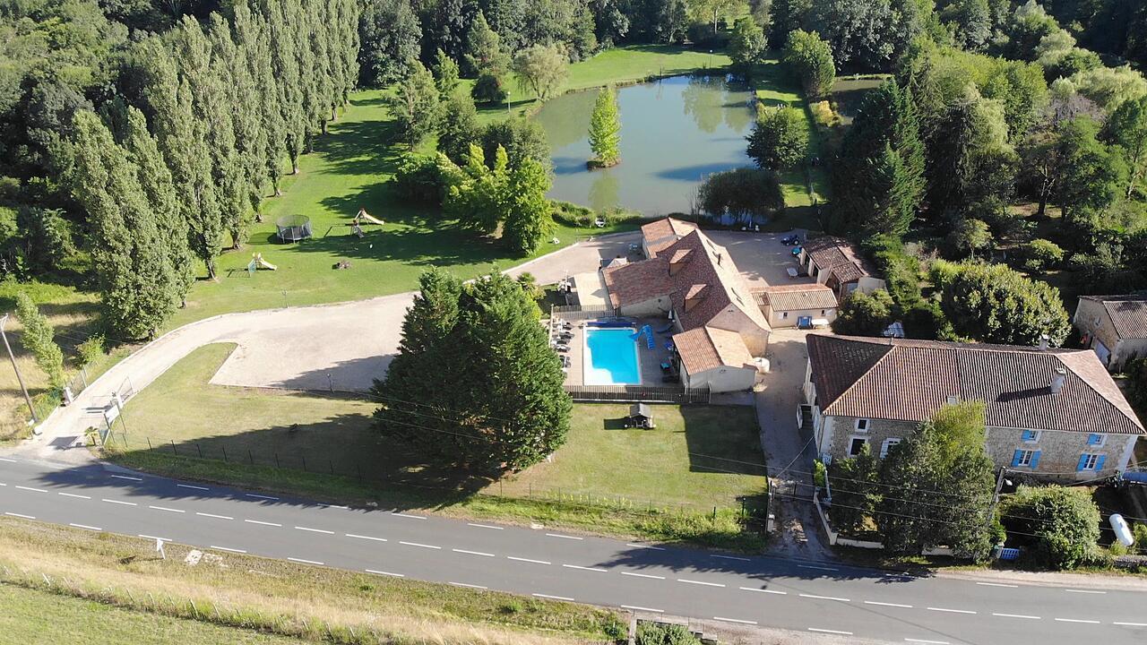 Le Domaine De L'Etang De Sandanet Issac Exterior photo